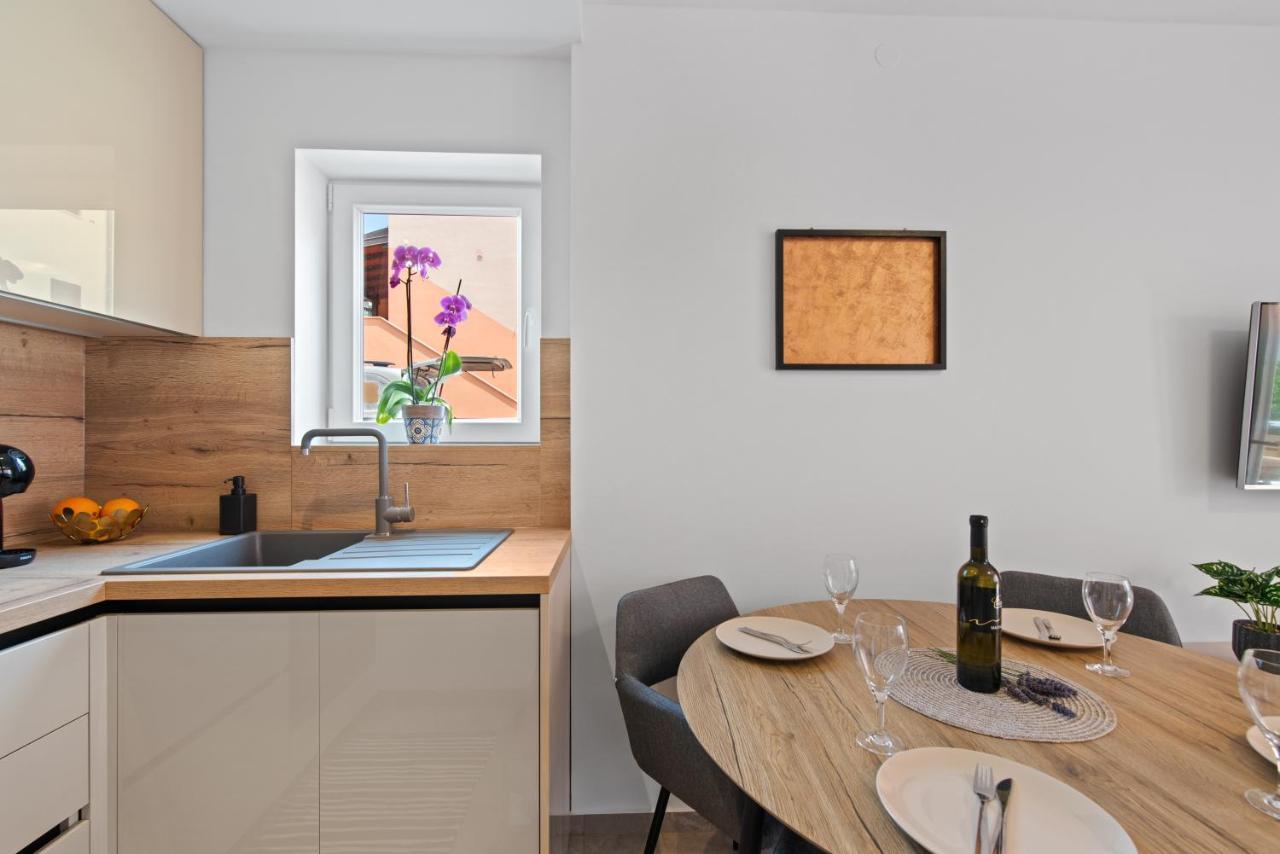 Apartment Masha Novigrad  ภายนอก รูปภาพ